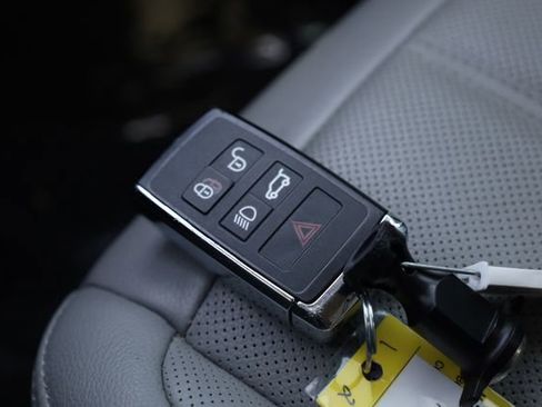 Used 2023 Land Rover Range Rover Evoque S image 26