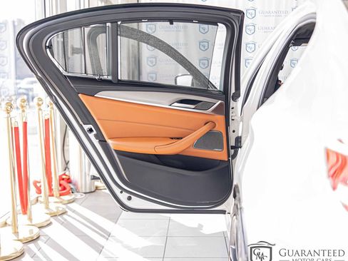 Used 2019 BMW M5 w/ Executive Package image 38