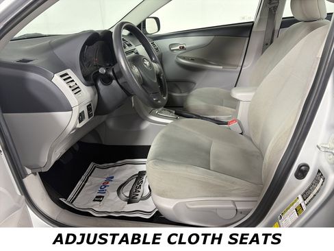 Used 2013 Toyota Corolla LE image 9