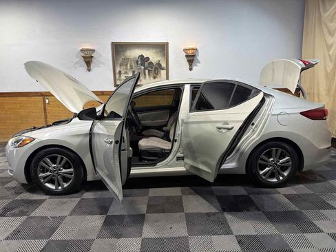 Used 2018 Hyundai Elantra SEL FWD image 12