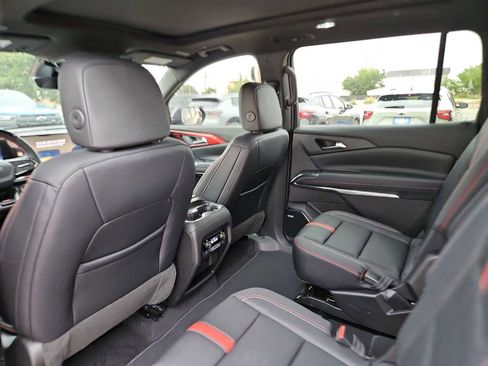 Used 2026 Chevrolet Traverse RS FWD image 18