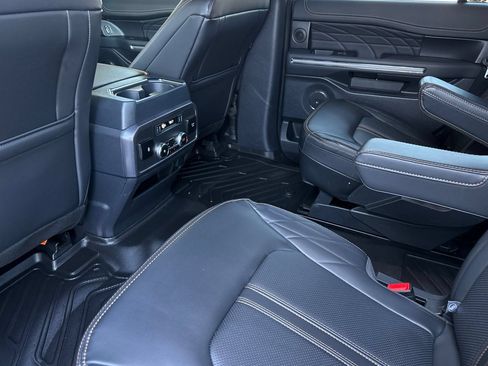 Used 2024 Ford Expedition Platinum AWD/4WD image 13