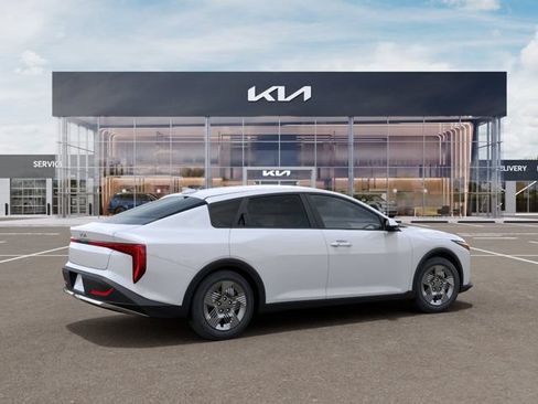 New 2026 Kia K4 FWD image 6