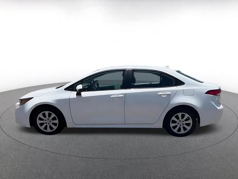 Used 2025 Toyota Corolla LE FWD image 9