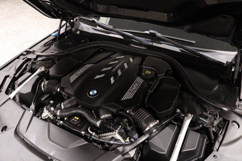 Used 2020 BMW 750i xDrive w/ Executive Package AWD/4WD image 17