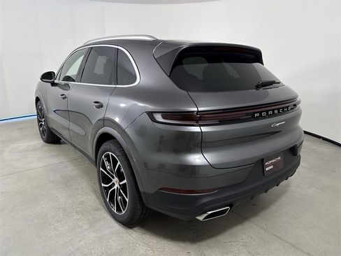 New 2026 Porsche Cayenne image 3