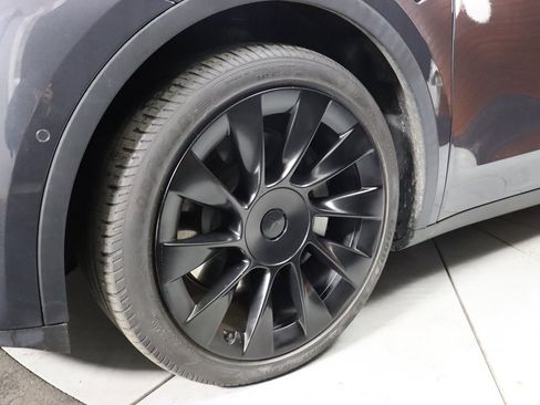 Used 2023 Tesla Model Y Long Range image 6