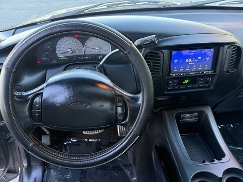 Used 2002 Ford F150 Harley-Davidson RWD image 10