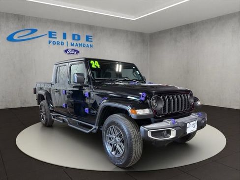 Used 2024 Jeep Gladiator Sport AWD/4WD image 1