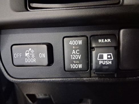 Used 2017 Toyota Tacoma TRD Off-Road w/ Tow Package (A/T) AWD/4WD image 30