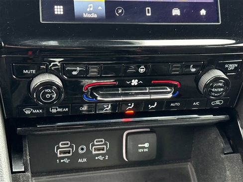 Used 2022 Jeep Grand Cherokee Altitude image 30