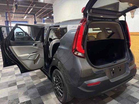 Used 2020 Kia Soul LX FWD image 13