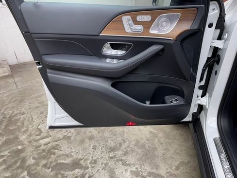 New 2025 Mercedes-Benz GLS 450 4MATIC image 10
