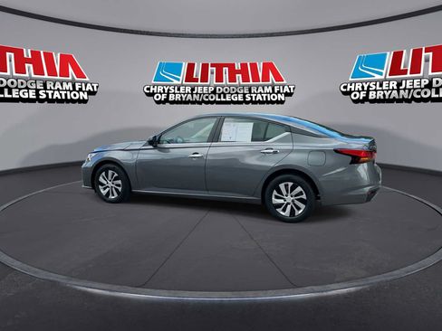 Used 2024 Nissan Altima 2.5 S FWD image 5