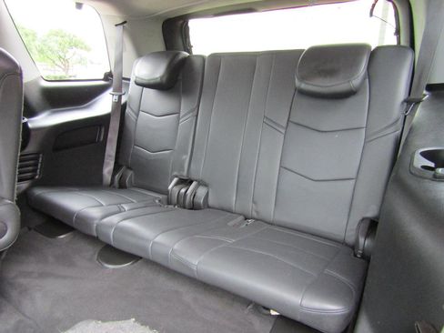 Used 2017 Cadillac Escalade Luxury w/ LPO, Radiant Package RWD image 11