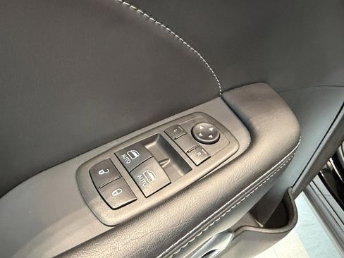 Used 2022 Dodge Challenger R/T Scat Pack RWD image 19
