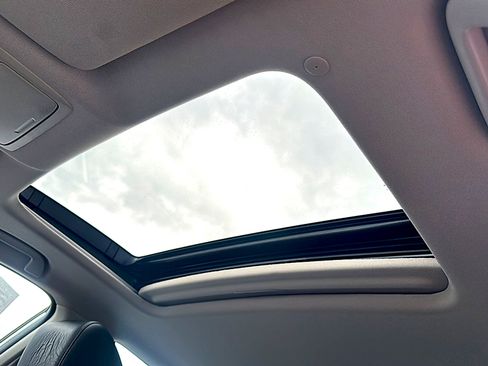 Used 2018 Honda Accord EX-L image 16