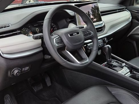 Used 2025 Jeep Compass Limited AWD/4WD image 37