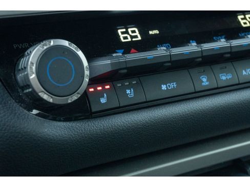 Used 2022 Toyota Tundra Limited image 23