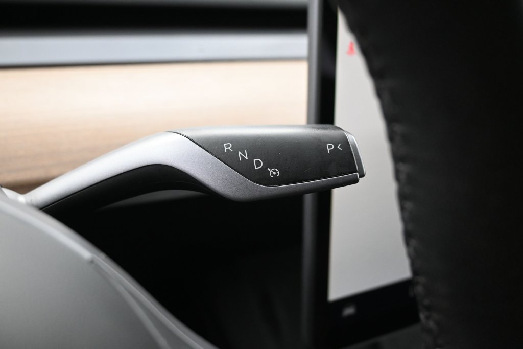 Used 2024 Tesla Model Y 2WD image 11