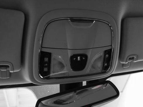 Used 2015 Jeep Cherokee Trailhawk w/ Comfort/Convenience Group AWD/4WD image 37