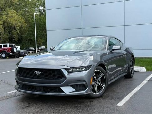 Used 2025 Ford Mustang Premium RWD image 2