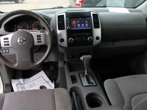 Used 2019 Nissan Frontier SV AWD/4WD image 25