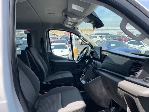 Used 2022 Ford Transit 350 XLT RWD image 29