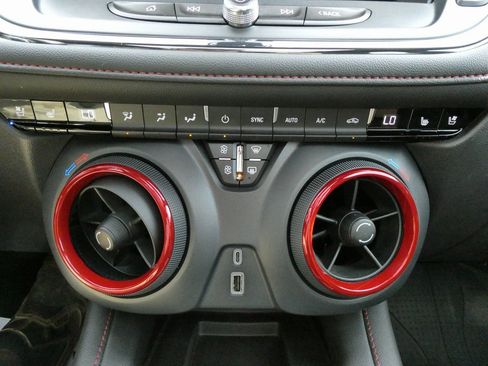 Certified 2024 Chevrolet Blazer RS w/ Driver Confidence II Package image 27