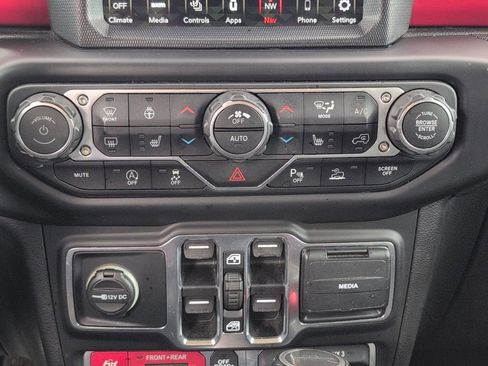 Used 2020 Jeep Gladiator Rubicon image 16