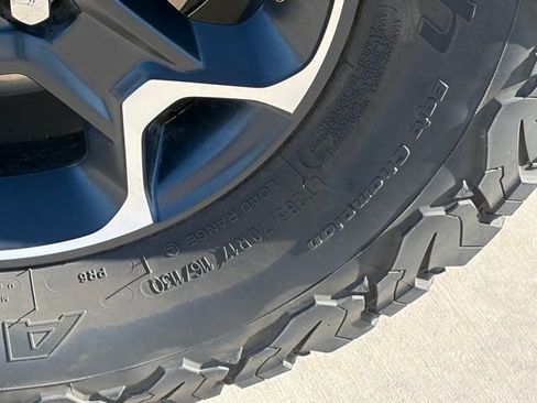 Used 2023 Jeep Wrangler Unlimited Rubicon 4xe image 9