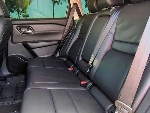 Used 2024 Nissan Rogue SL w/ SL Premium Package image 23