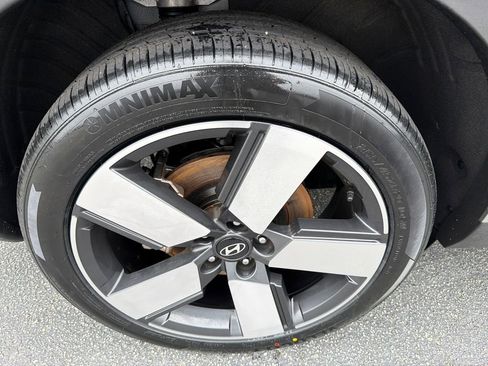 Used 2025 Hyundai Santa Fe Limited image 17