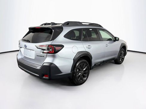 Used 2025 Subaru Outback Onyx Edition AWD/4WD image 11