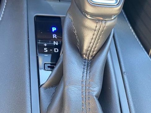 Used 2021 Toyota Venza XLE w/ Softex Package image 18