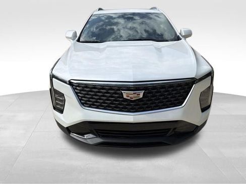 Certified 2024 Cadillac XT4 Premium Luxury AWD/4WD image 2