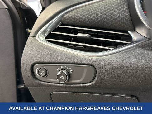 Used 2017 Chevrolet Malibu LT FWD image 23