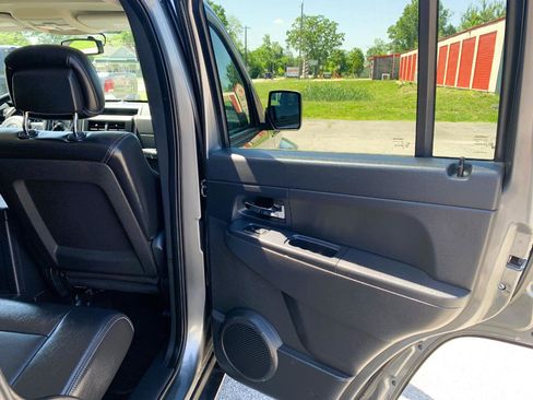 Used 2012 Jeep Liberty Sport AWD/4WD image 36