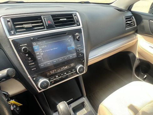 Used 2018 Subaru Outback 2.5i Premium AWD/4WD image 22