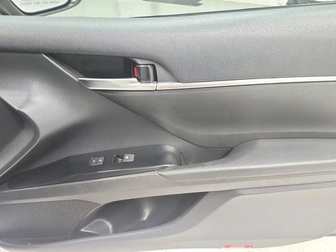 Used 2020 Toyota Camry SE FWD image 38