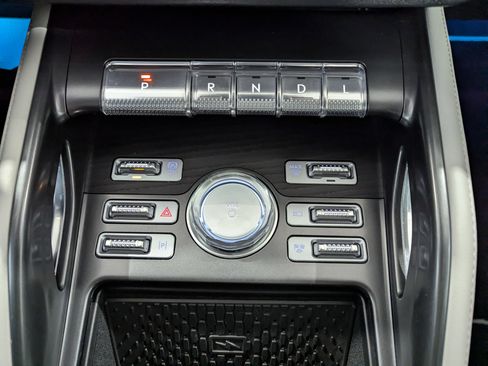 Used 2025 Lincoln Nautilus Reserve AWD/4WD image 23