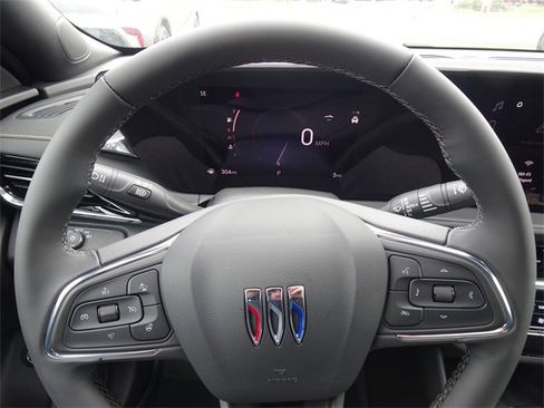 New 2026 Buick Envista Avenir image 21