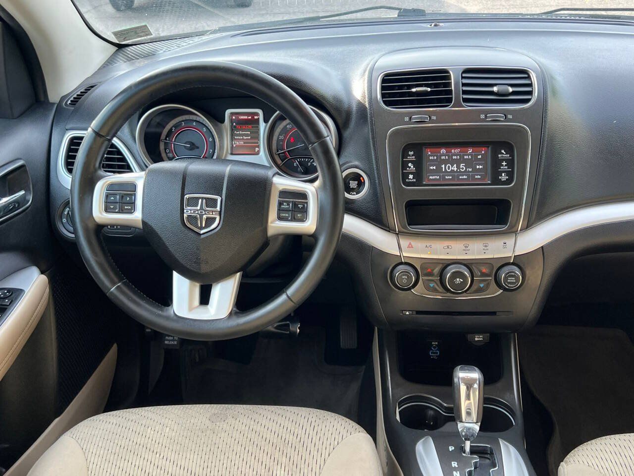 Used 2017 Dodge Journey SE w/ Flexible Seating Group FWD image 11