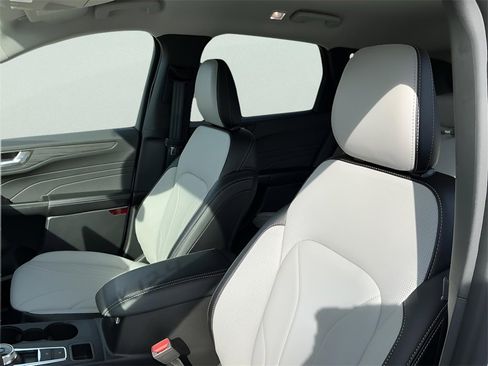 New 2026 Ford Escape SE w/ PHEV Premium Package image 30