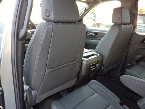 New 2026 Chevrolet Suburban LT w/ Comfort Package AWD/4WD image 9