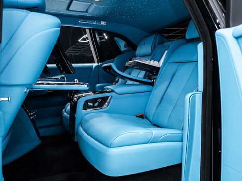 Used 2025 Rolls-Royce Phantom Sedan image 38