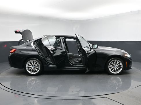 Used 2024 BMW 330i Sedan w/ Convenience Package image 27