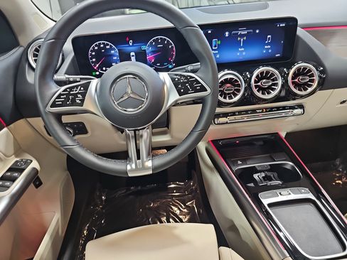 Used 2025 Mercedes-Benz GLA 250 image 17