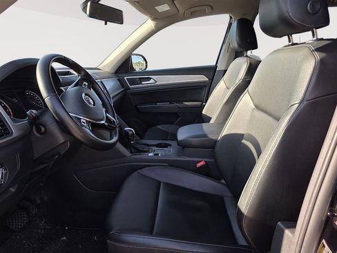 Used 2018 Volkswagen Atlas SE image 3