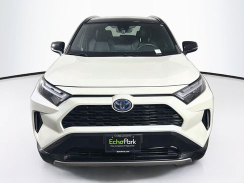 Used 2022 Toyota RAV4 XSE AWD/4WD image 2